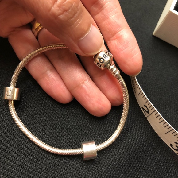 Pandora iconic charm bracelet with two plain claps - Picture 6 of 6